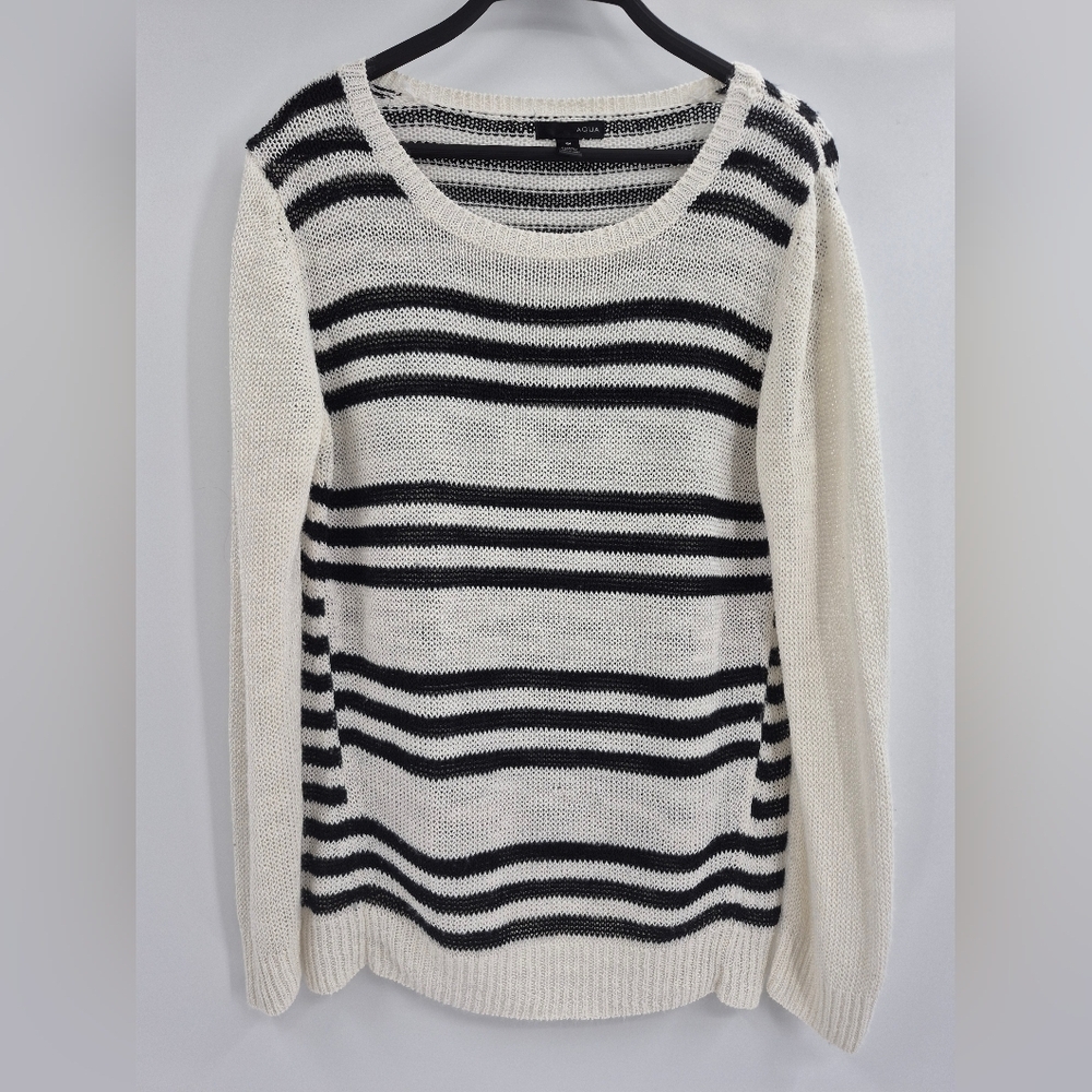 AQUA Bloomingdale’s boho summer beach Striped Black and White Sweater Medium